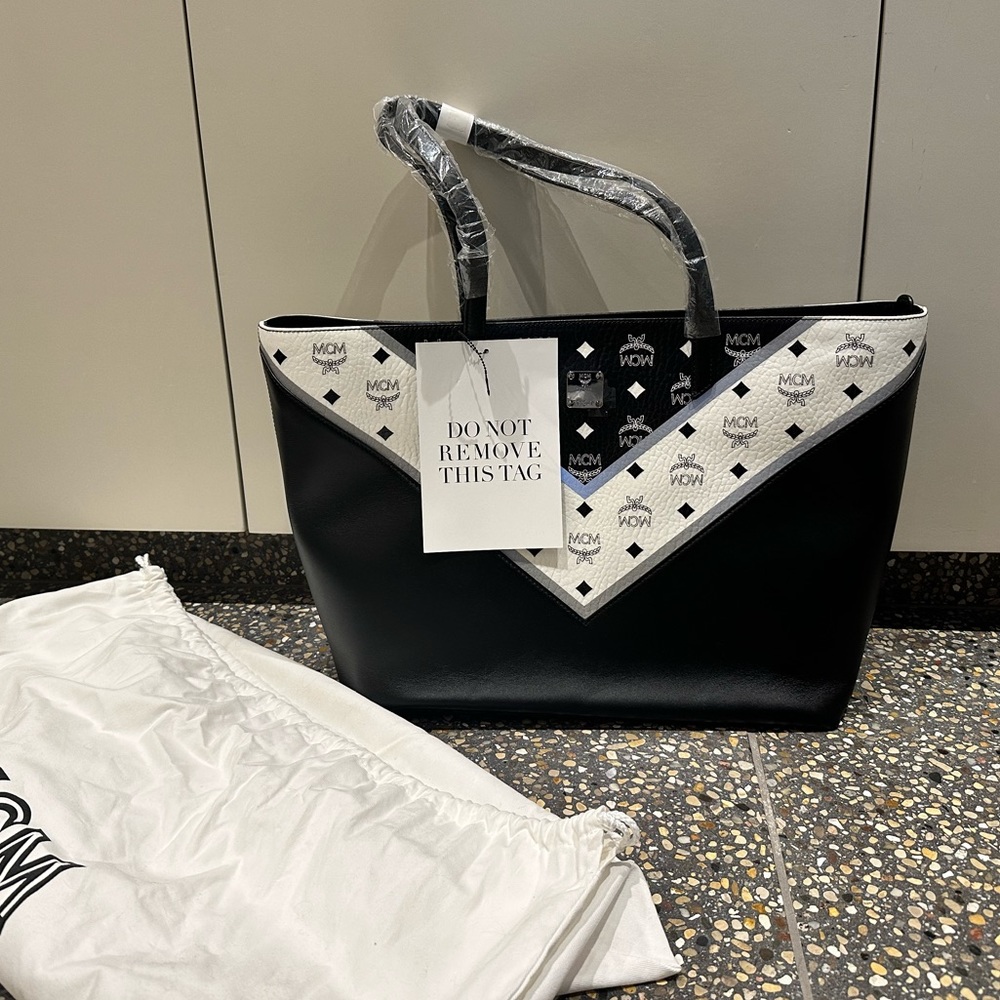 Large MCM top zip shopper tote, new with tags and dust bag